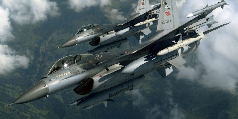 Αιγαίο: Νέο μπαράζ παραβιάσεων τουρκικών μαχητικών F-16 με μια «εμπλοκή»