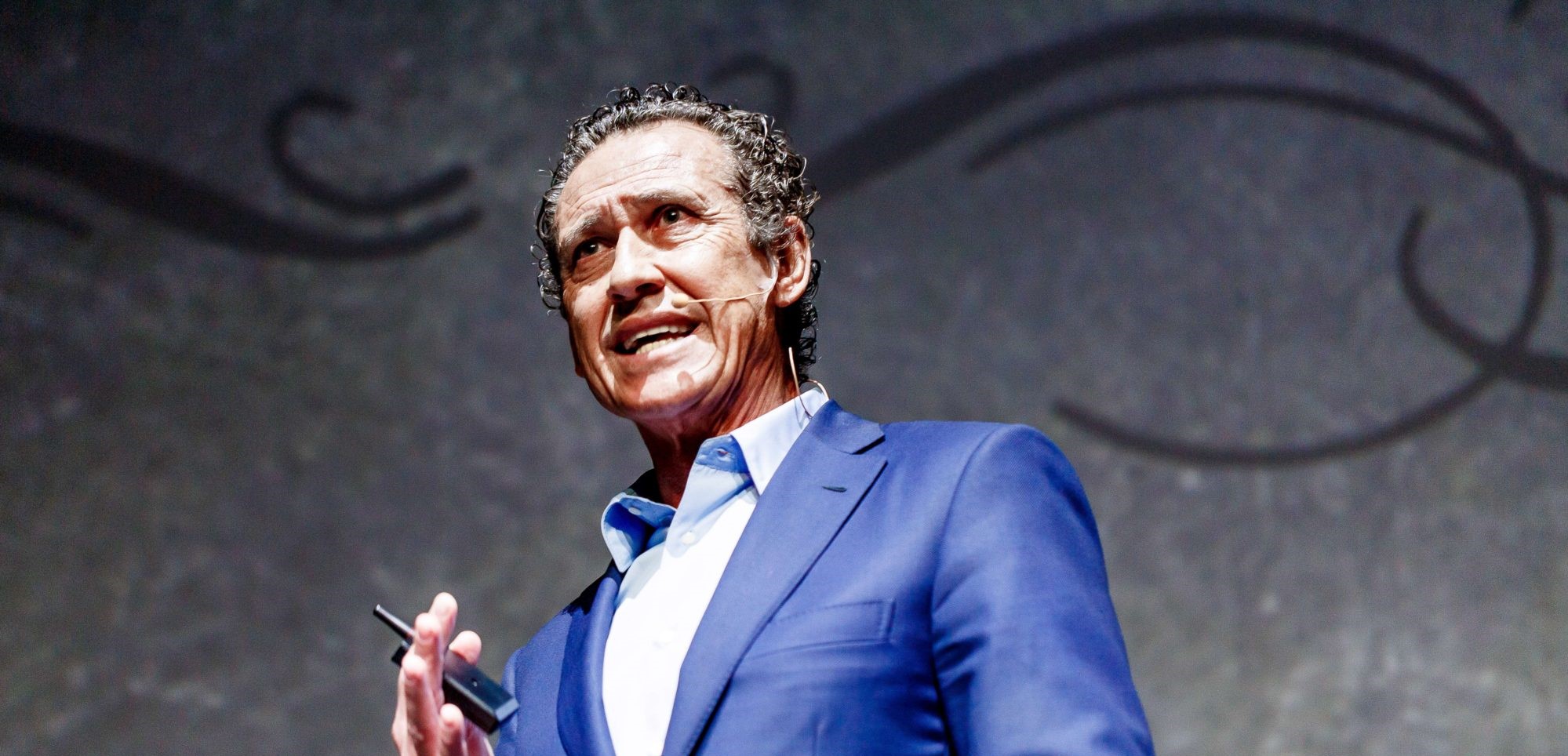 «Λύγισε» on air ο Χ.Βαλντάνο για Ν.Μαραντόνα: «Κλαίει μέχρι και η μπάλα» (βίντεο)