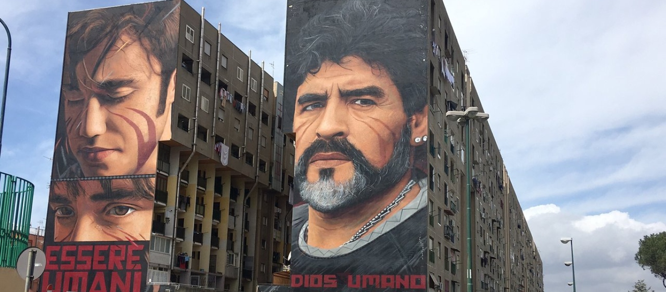 Νάπολι: Εκδηλώσεις λατρείας μπροστά στην μορφή του Ντιέγκο Μαραντόνα (βίντεο)