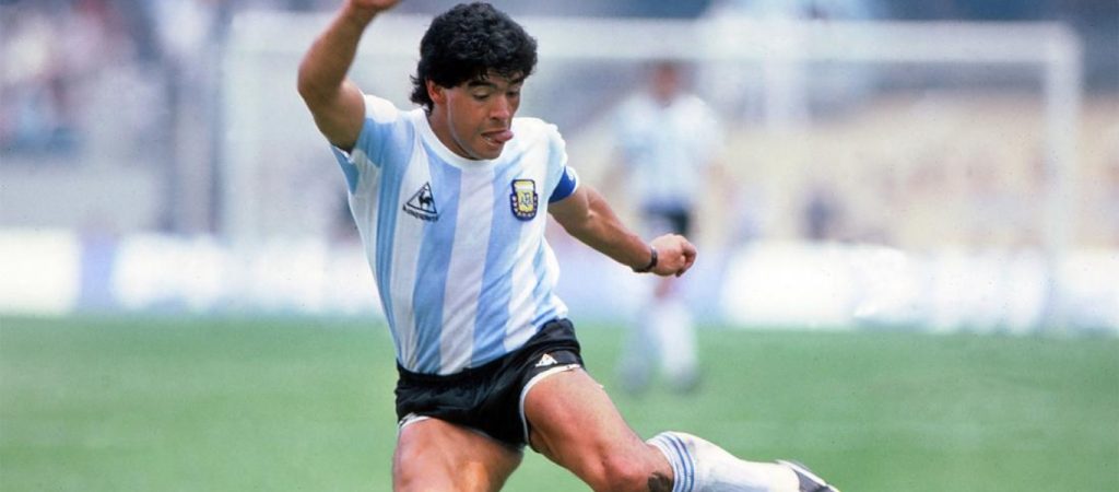 Οι 50 κορυφαίες στιγμές μαγείας από τον κορυφαίο Ντιέγκο Μαραντόνα (βίντεο)