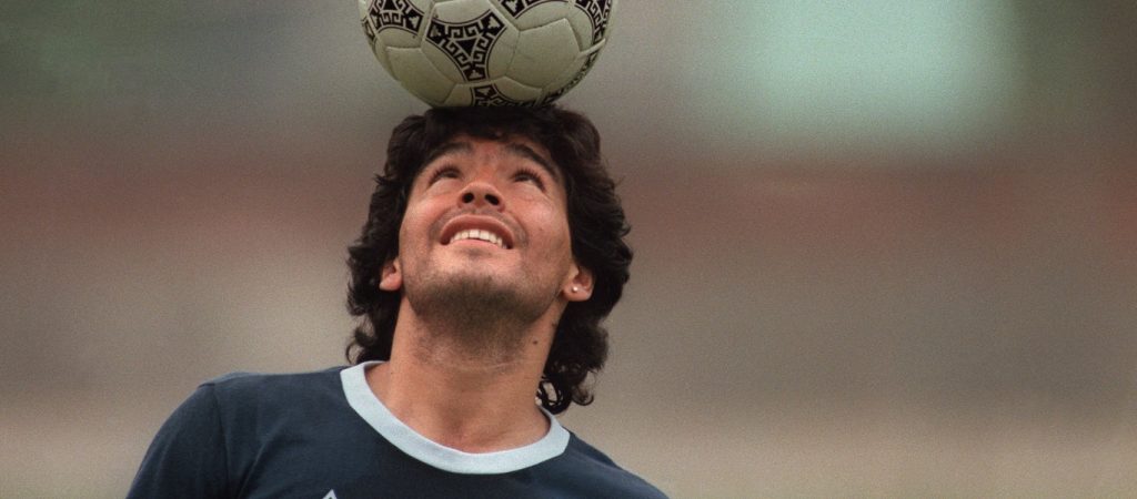 Α.Τσίπρας για Ν.Μαραντόνα: «Έφυγε από την ζωή ο κοντόσωμος μάγος με τη γαλανόλευκη φανέλα» (φώτο)