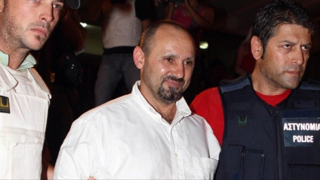 Μεγάλη επιχείρηση της ΕΛ.ΑΣ στην Πάτρα – Μεταφέρθηκε στο νοσοκομείο ο Ν.Παλαιοκώστας