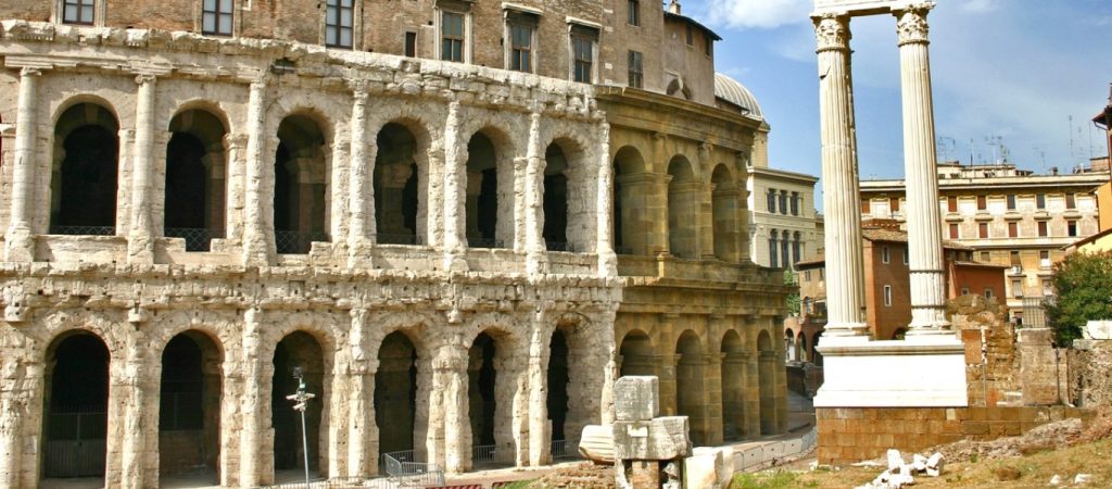 Αμερικανίδα επέστρεψε μάρμαρο που έκλεψε από την Ρώμη – Το συνόδευσε με μία επιστολή