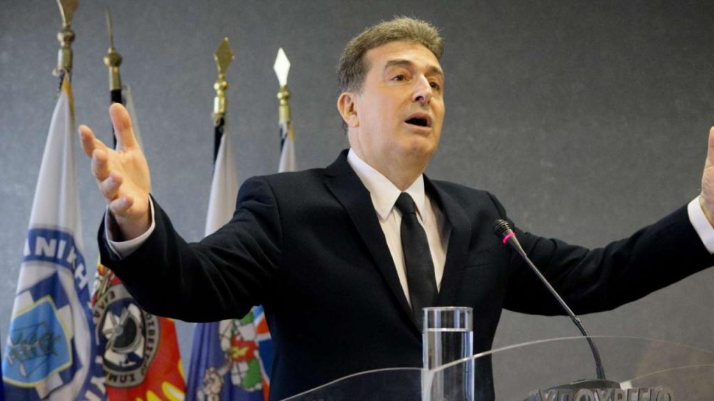 Μ.Χρυσοχοΐδης: Αυστηρότερη η καραντίνα – Χαρακτήρισε τους πολίτες ως «ανόητους που παράγουν θεωρίες συνωμοσίας»