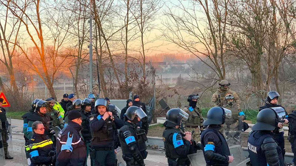 Frontex: Μειώθηκαν στους… 17.000 οι παράνομοι αλλοδαποί που μπήκαν στην Ελλάδα