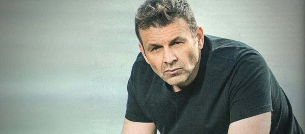 Απόστολος Γκλέτσος: «Νόμιζα ότι έχω κορωνοϊό όταν ήρθαν δυο “αστροναύτες” και με πήραν από το σπίτι»