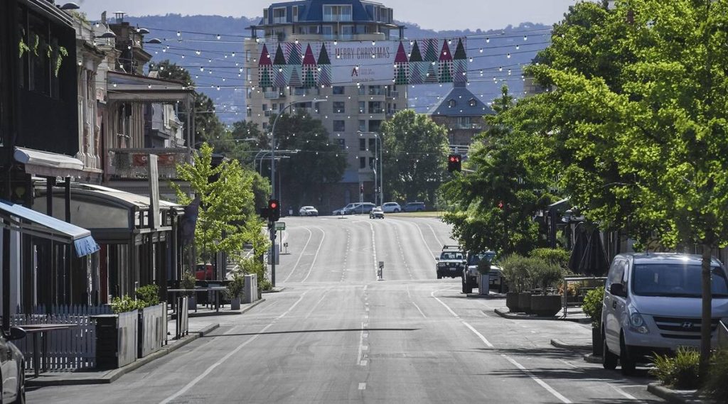 Την επόμενη εβδομάδα οι αποφάσεις για την χαλάρωση των μέτρων – Κλιμακωτή επαναφορά και δεύτερες σκέψεις για την εστίαση