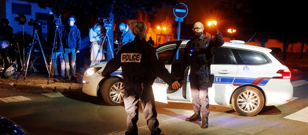 Παρίσι: Δικαστική δίωξη κατά 4 φοιτητών για συμμετοχή στον αποκεφαλισμό του καθηγητή