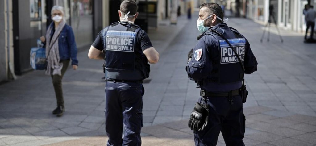Γαλλία: Εξετάζει το ενδεχόμενο να μην δημοσιοποιηθούν ξανά εικόνες αστυνομικών
