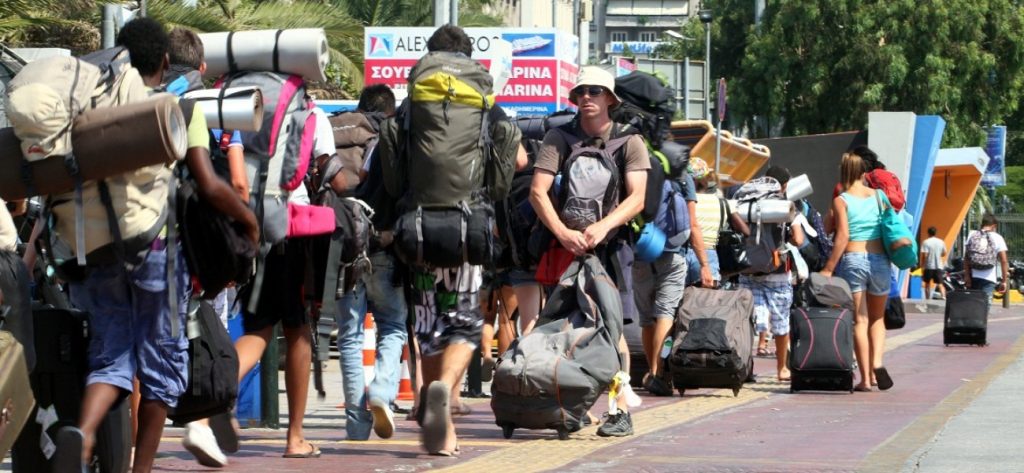 Fitch: Ο τουρισμός αναμένεται να επιστρέψει στα κανονικά του επίπεδα το 2024