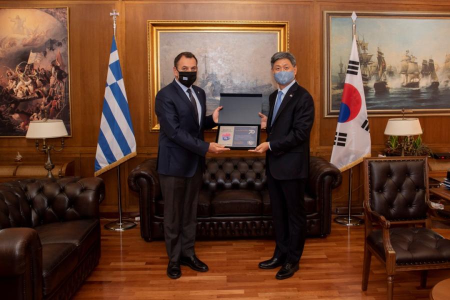 Στον ΥΕΘΑ ο πρέσβης της Ν.Κορέας με επίκεντρο διμερή συνεργασία και την προσφορά της Ελλάδας στον Πόλεμο της Κορέας