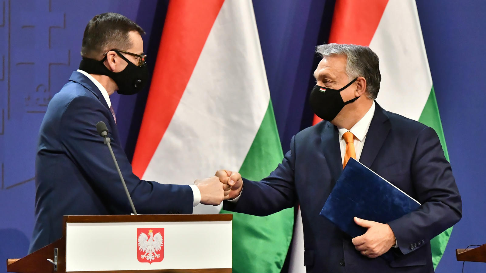 Πολωνός πρωθυπουργός Μ.Μοραβιέτσκι προς Α.Μέρκελ: «Δεν θα άρουμε το βέτο – Δεν θα πουλήσουμε την ανεξαρτησία μας»