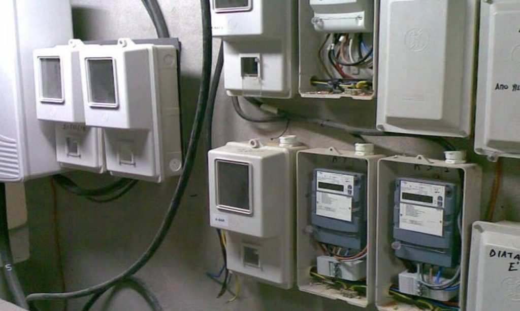 Ροδόπη: Πατέρας παρακάλεσε υπάλληλο να καθυστερήσει να του κόψει το ρεύμα για να κάνει μάθημα το παιδί του