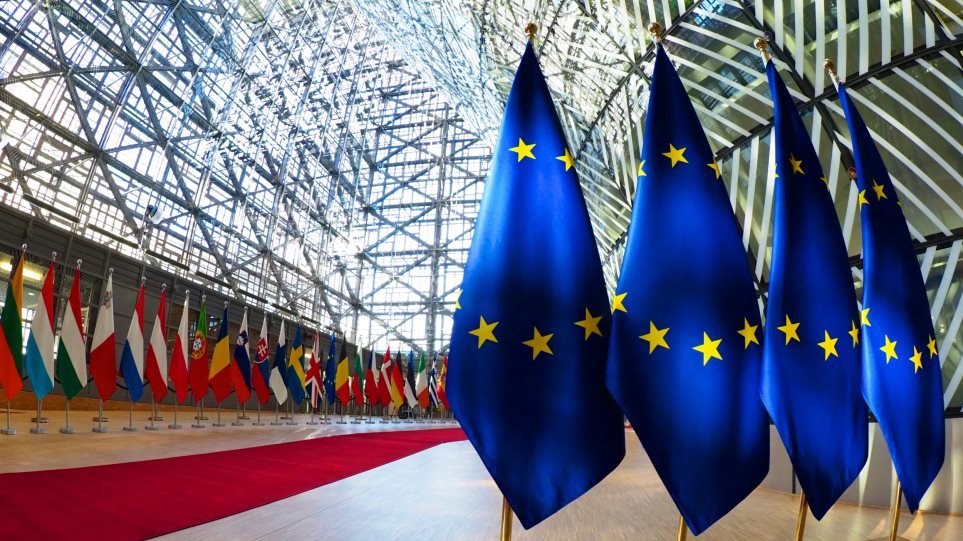 Πολωνία και Ουγγαρία επιμένουν: Όχι στον εκβιασμό της ΕΕ