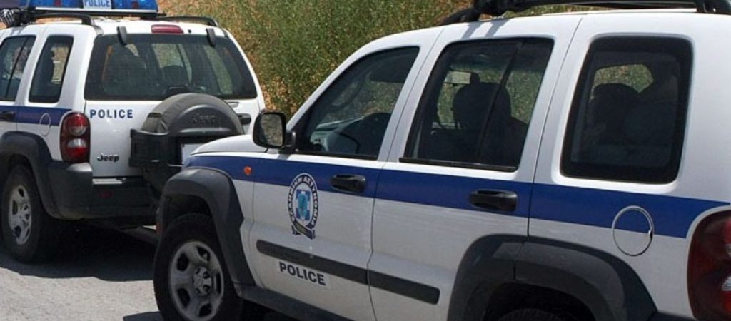 Δολοφονία στη Μάνη: Ο κατηγορούμενος φέρεται να έβαλε ένα μαχαίρι και μία σφαίρα στα χέρια του θύματος