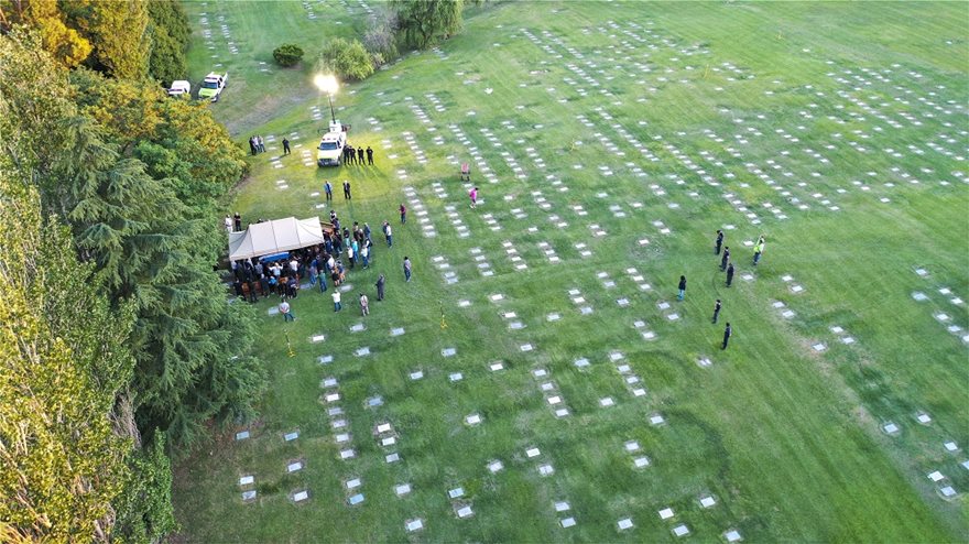 Ν. Μαραντόνα: Επεισόδια, πλαστικές σφαίρες & λάθος στροφές – Με τη σημαία της Αργεντινής το φέρετρό του (βίντεο-φωτο)