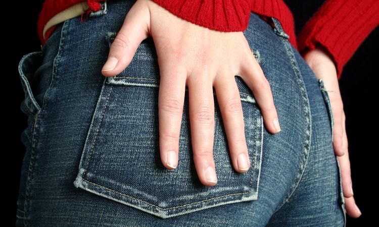 Απίστευτο: Κρύβουν τα οπίσθια το μυστικό για τη θεραπεία του… λόξιγκα;