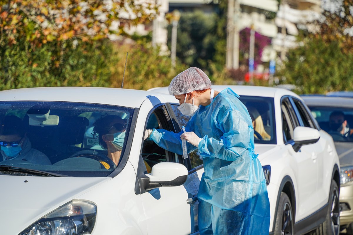 Κορωνοϊός: Τι έδειξαν τα rapid test που έγιναν στη Γλυφάδα (φώτο)