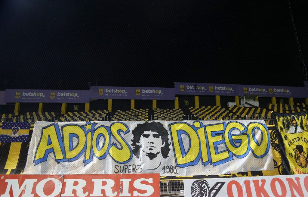 Άρης-Ολυμπιακός: Το πανό για τον Ν.Μαραντόνα (φώτο)