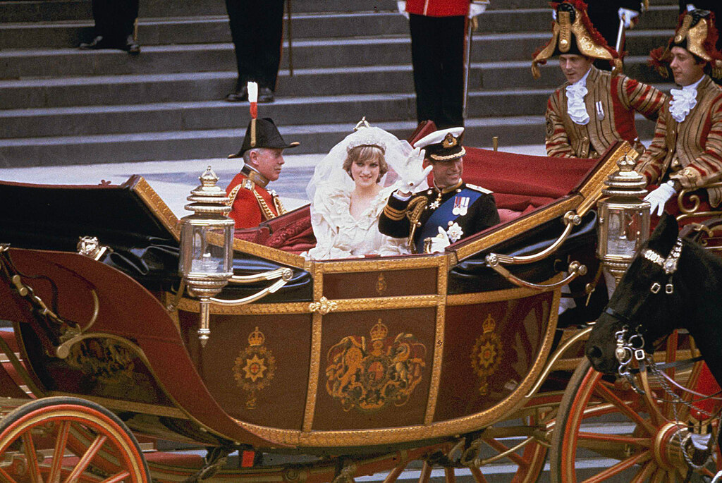 Πριν την Diana, ο Κάρολος είχε κάνει πρόταση γάμου σε δύο άλλες γυναίκες