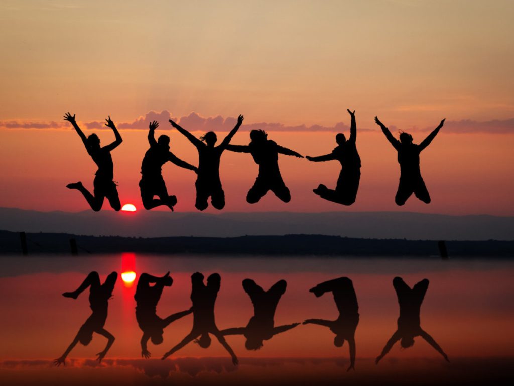 Ζώδια: Πως είναι το καθένα στις φιλικές του σχέσεις; – Ποιοι είναι οι ιδανικοί συνδυασμοί;