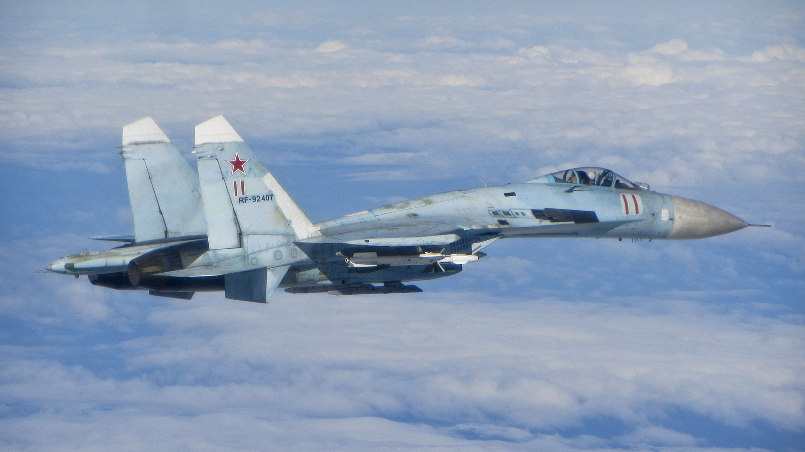 Μαύρη Θάλασσα: Ρωσικό μαχητικό Su-27 αναχαίτισε αμερικανικό αναγνωριστικό