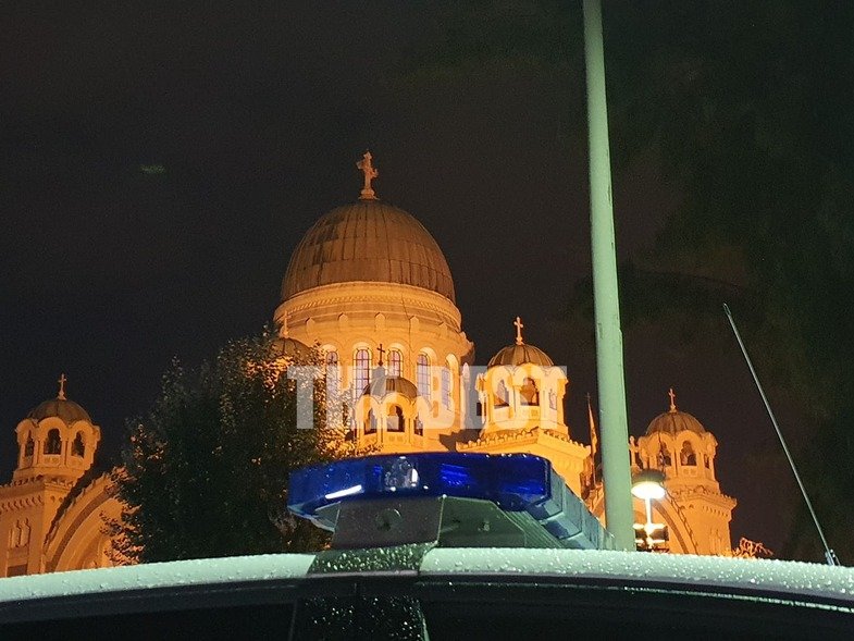 Πάτρα: Αστυνομικός «κλοιός» γύρω από το ναό του Αγίου Ανδρέα (φώτο)