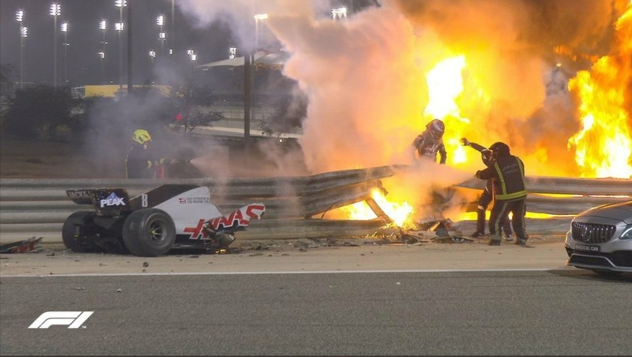 Τρομακτικό ατύχημα στην Formula 1: Κόπηκε στα δύο το μονοθέσιο του Ρ.Γκροζάν – Βγήκε μέσα από τις φλόγες! (φώτο-βίντεο)