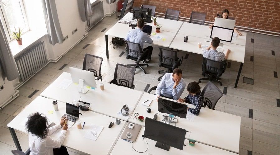 Aυτά είναι τα πέντε σημεία του χώρου εργασίας που βλάπτουν σοβαρά την υγεία