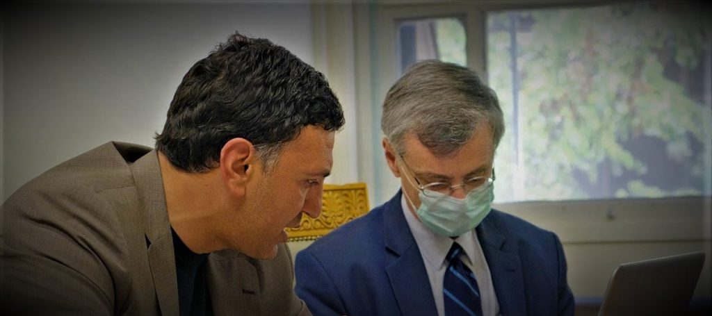 Πώς μέσα σε λίγες ώρες η κυβερνητική γραμμή για κορωνοϊό άλλαξε από «Σοκ και δέος» σε «Αχτίδα αισιοδοξίας»!