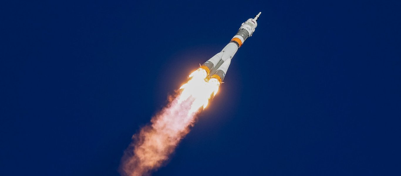 Arianespace: Σήμερα η εκτόξευση του ρωσικού πυραύλου Soyuz με δορυφόρο των ΗΑΕ