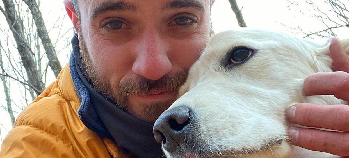 Άνδρας εντόπισε και έσωσε σκύλo που ήταν χαμένος στο δάσος για 10 μέρες με drone (βίντεο)