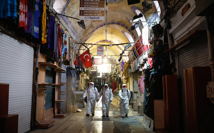 Τουρκία: 185 νέοι θάνατοι από κορωνοϊό αλλά μειωμένα τα κρούσματα