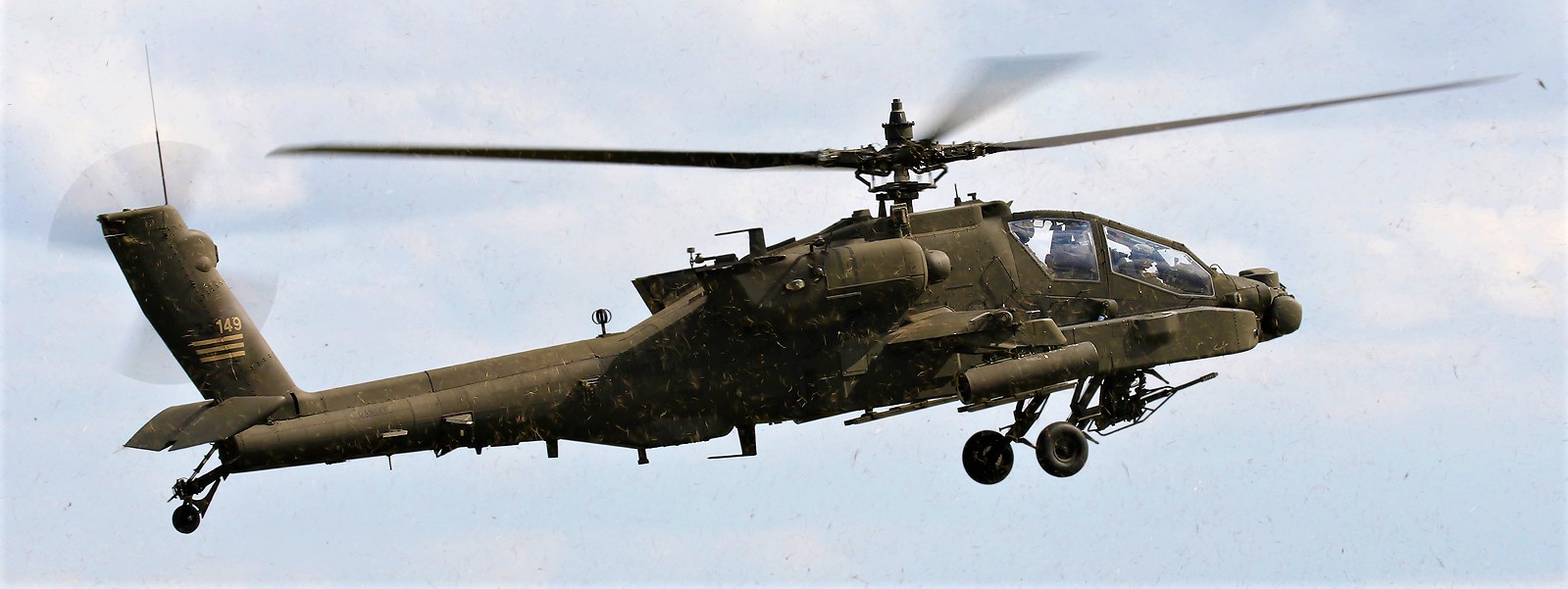 Επιχειρησιακά και πάλι τα επιθετικά ελικόπτερα ΑΗ-64Α της ΑΣ – Σωτήρια συμφωνία με ΗΑΕ