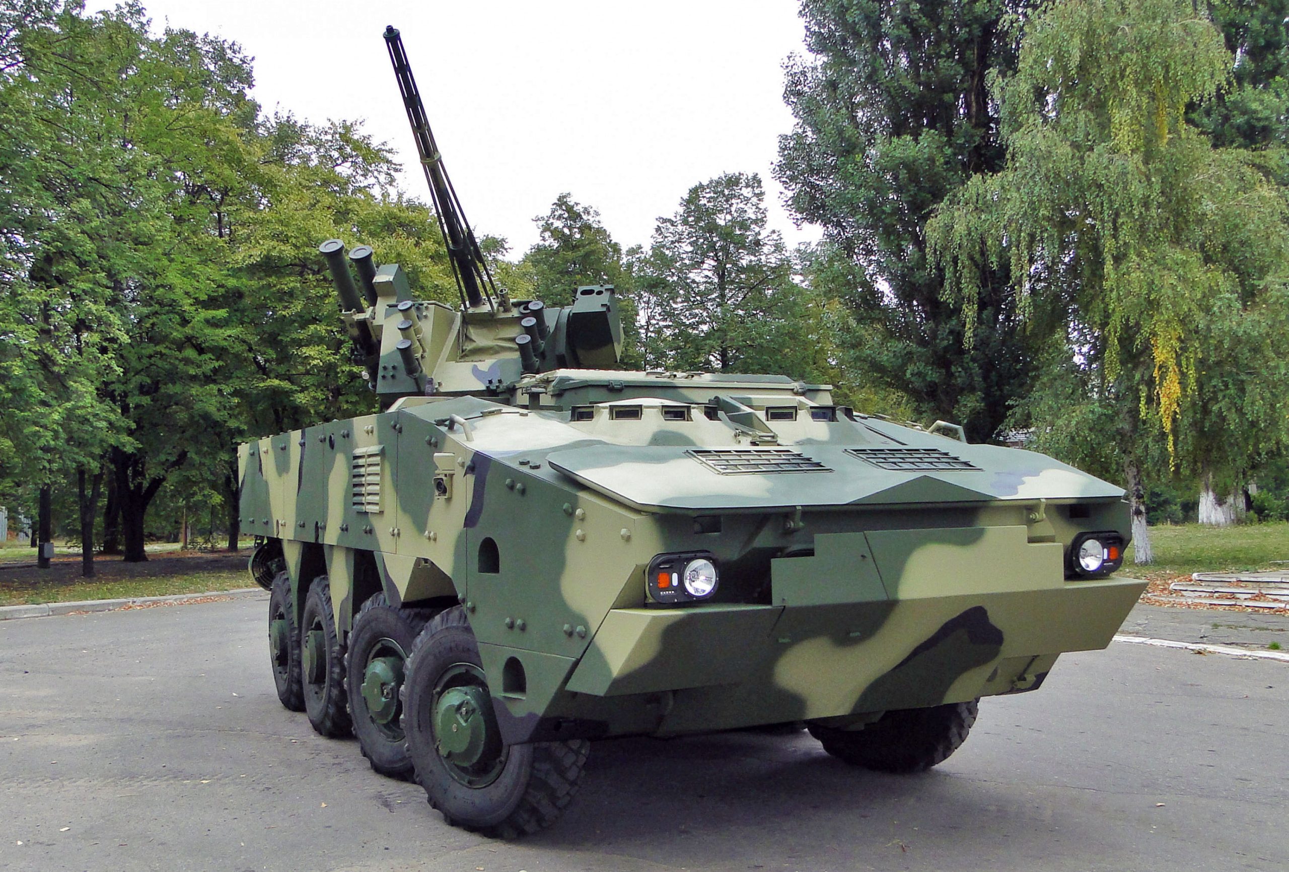 Αναβαθμισμένο τεθωρακισμένο BTS-4 παρουσίασε η Ουκρανία – Βασίζεται στο άρμα μάχης T-55