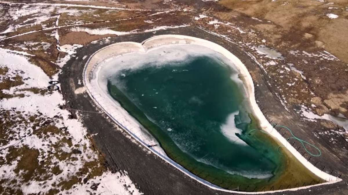 Η λίμνη σε σχήμα καρδιάς στην Ελλάδα που λίγοι γνωρίζουν (βίντεο)