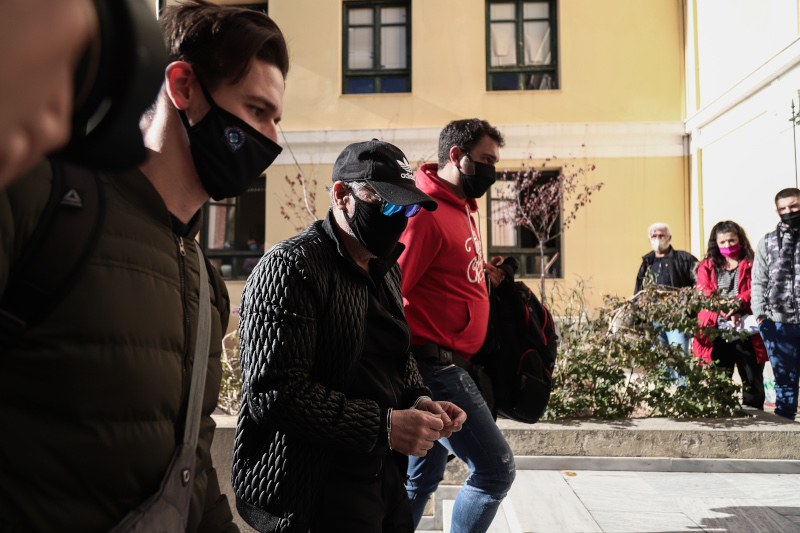 Ευδιάθετος στον εισαγγελέα ο Ν.Σφακιανάκης – «Είμαι εγκληματίας» είπε στους δημοσιογράφους (βίντεο-φωτο)