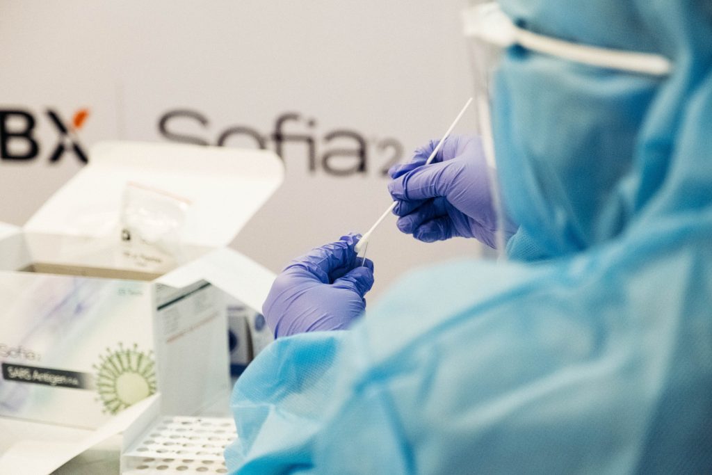 Έτοιμο το πρώτο ελληνικό rapid test – Βρίσκεται ήδη στη φάση αναζήτησης εταιρείας
