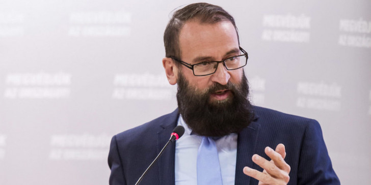 Αυτός είναι ο ευρωβουλευτής που κανόνισε σεξουαλικό πάρτι στις Βρυξέλλες