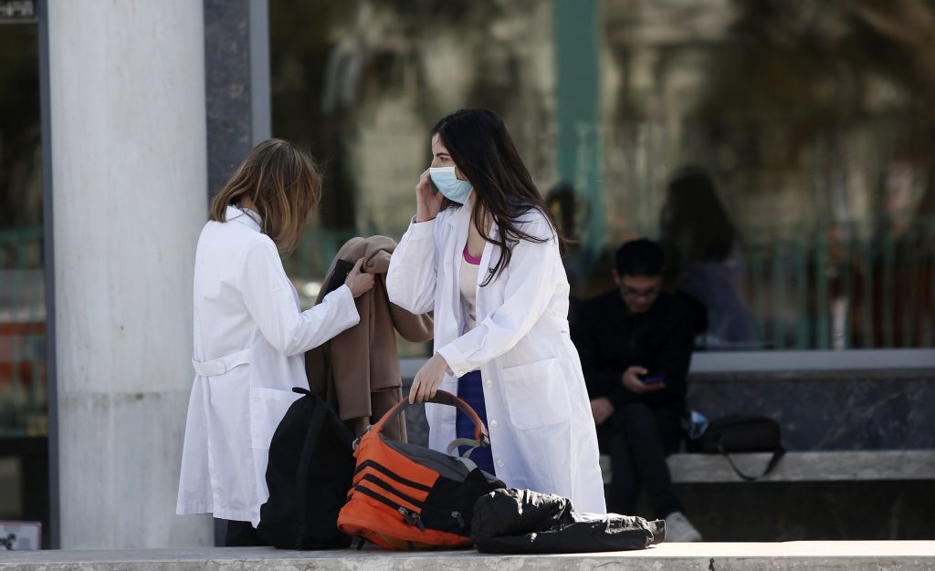 Ο «χάρτης» του κορωνοϊού: 413 νέα κρούσματα στην Αττική – 538 στη Θεσσαλονίκη