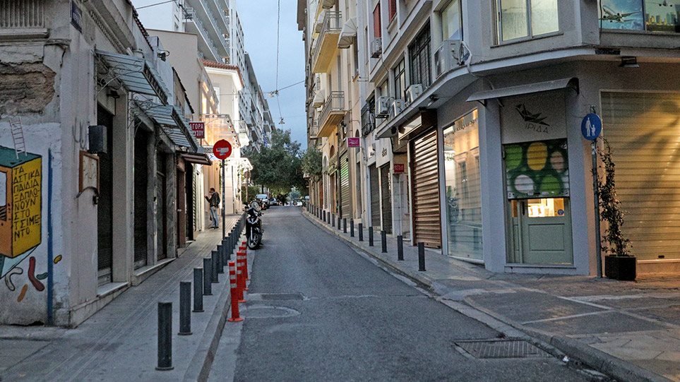 Προς νέα παράταση της καραντίνας – Οι «ειδικοί» επιμένουν στα αποτυχημένα μέτρα απαγόρευσης – Τι θα γίνει με τα σχολεία