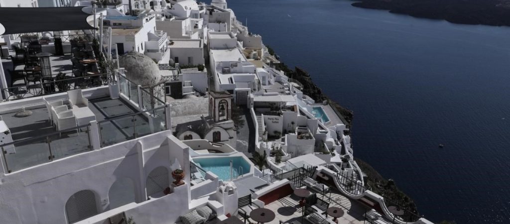 Σαντορίνη: Για 200 ευρώ σκότωσε τον ξενοδόχο ο 20χρονος – Τον έλουσε με βότκα και τον έκαψε