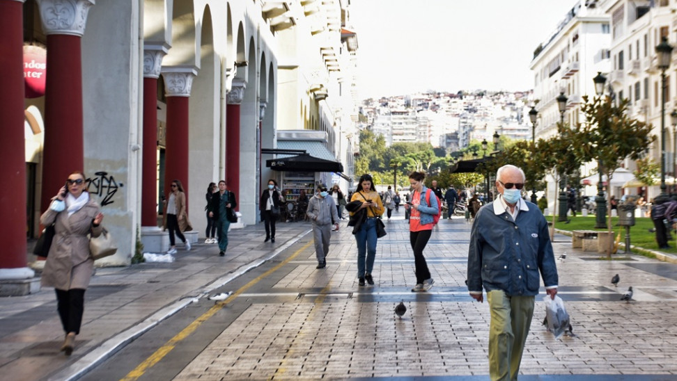 Μειωμένα αλλά ακόμα υψηλά τα κρούσματα στην Θεσσαλονίκη