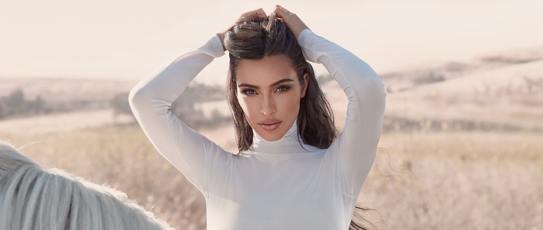 Kim Kardashian: Η απίστευτα… λεπτή μέση της έκανε το Instagram να «οργιάσει» (φωτό)