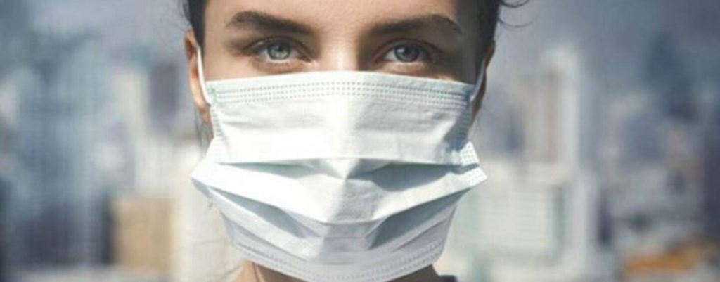 Μικρά «μυστικά» για να αντέξετε τη μάσκα ενώ εργάζεστε (βίντεο)