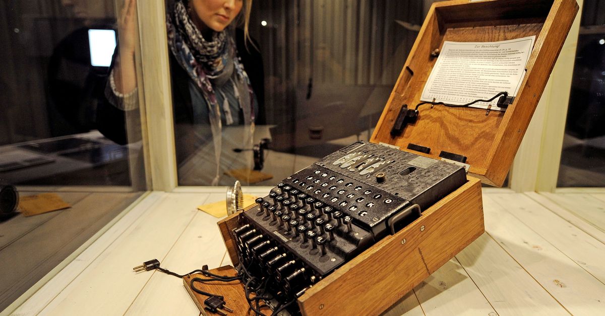 Γερμανοί δύτες έψαχναν για δίχτυα και βρήκαν μηχανή κρυπτογράφησης Enigma του Β’ΠΠ
