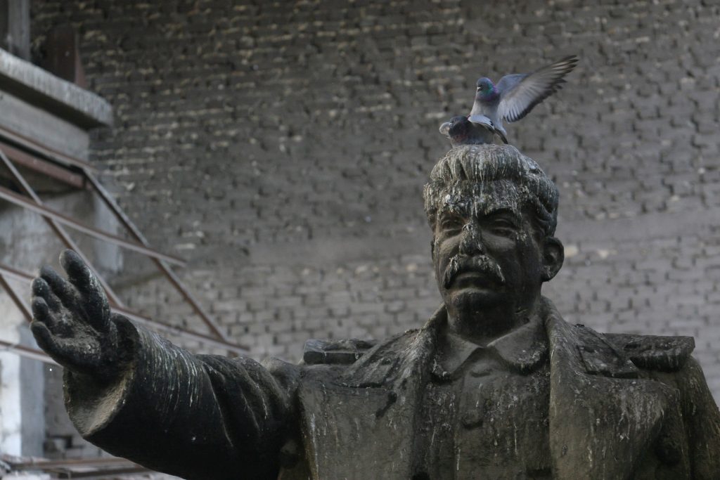 Σλοβακία: Με νόμο απαγορεύεται η τοποθέτηση μνημείων που τιμούν τα κομμουνιστικά καθεστώτα