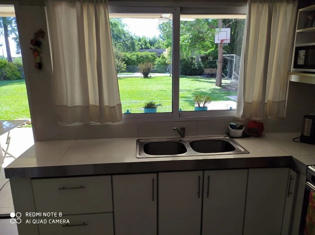 Εικόνες από το σπίτι που πέθανε ο Ν.Μαραντόνα