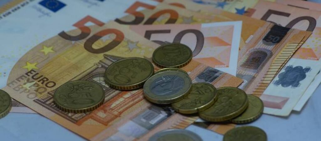 Αποζημίωση ειδικού σκοπού: Ποιοι θα δουν χρήματα στους λογαριασμούς τους σήμερα