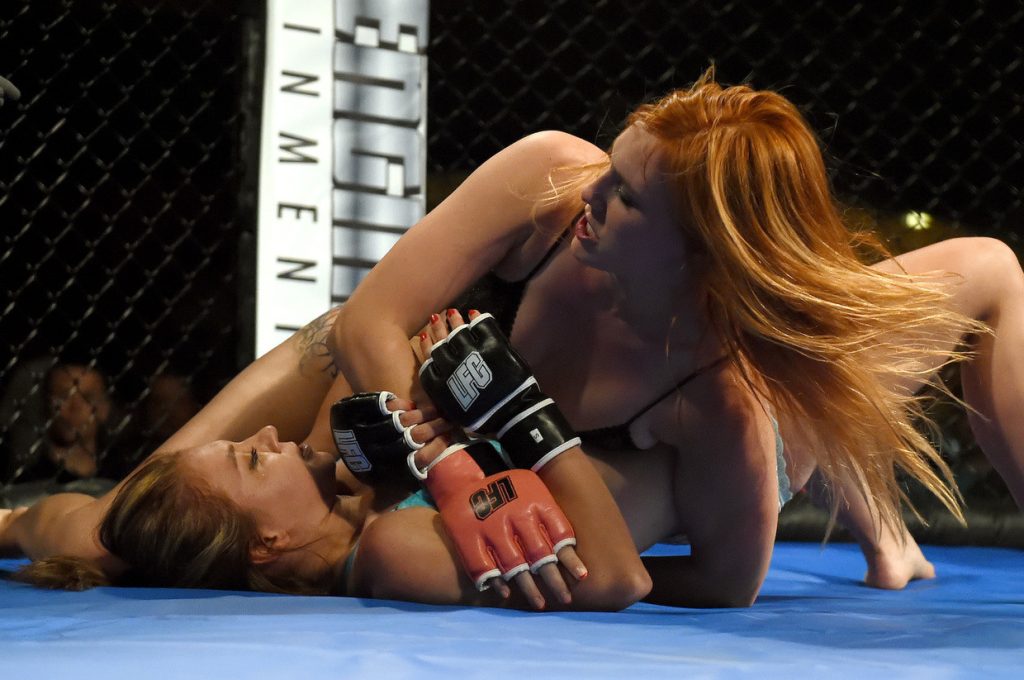 Γυναικείες MMA με… εσώρουχα – Το νέο άθλημα και οι αντιδράσεις (βίντεο)